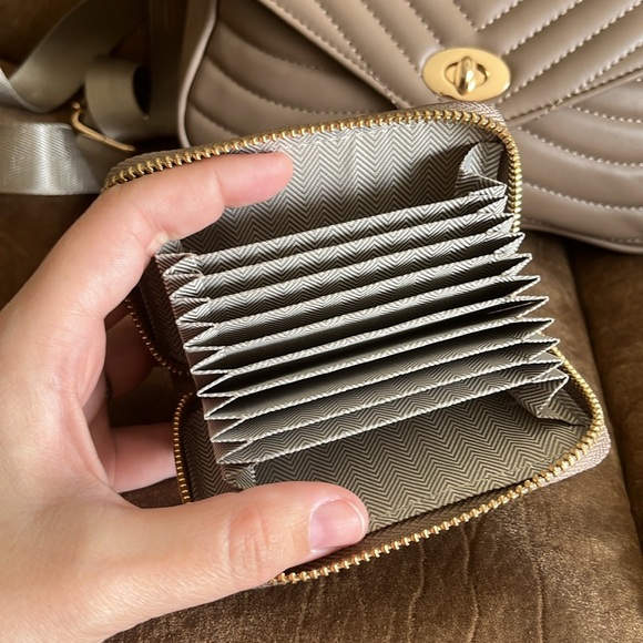 Crossbody purse and wallet set - Picture 3 of 7